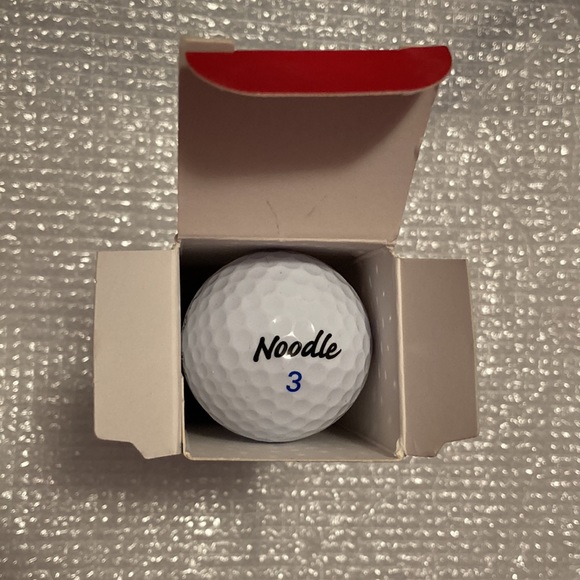 NWOT - TaylorMade Golf Co. - Noodle 3 Long & Soft Sleeve of Three (3) Golf Balls - Picture 6 of 8